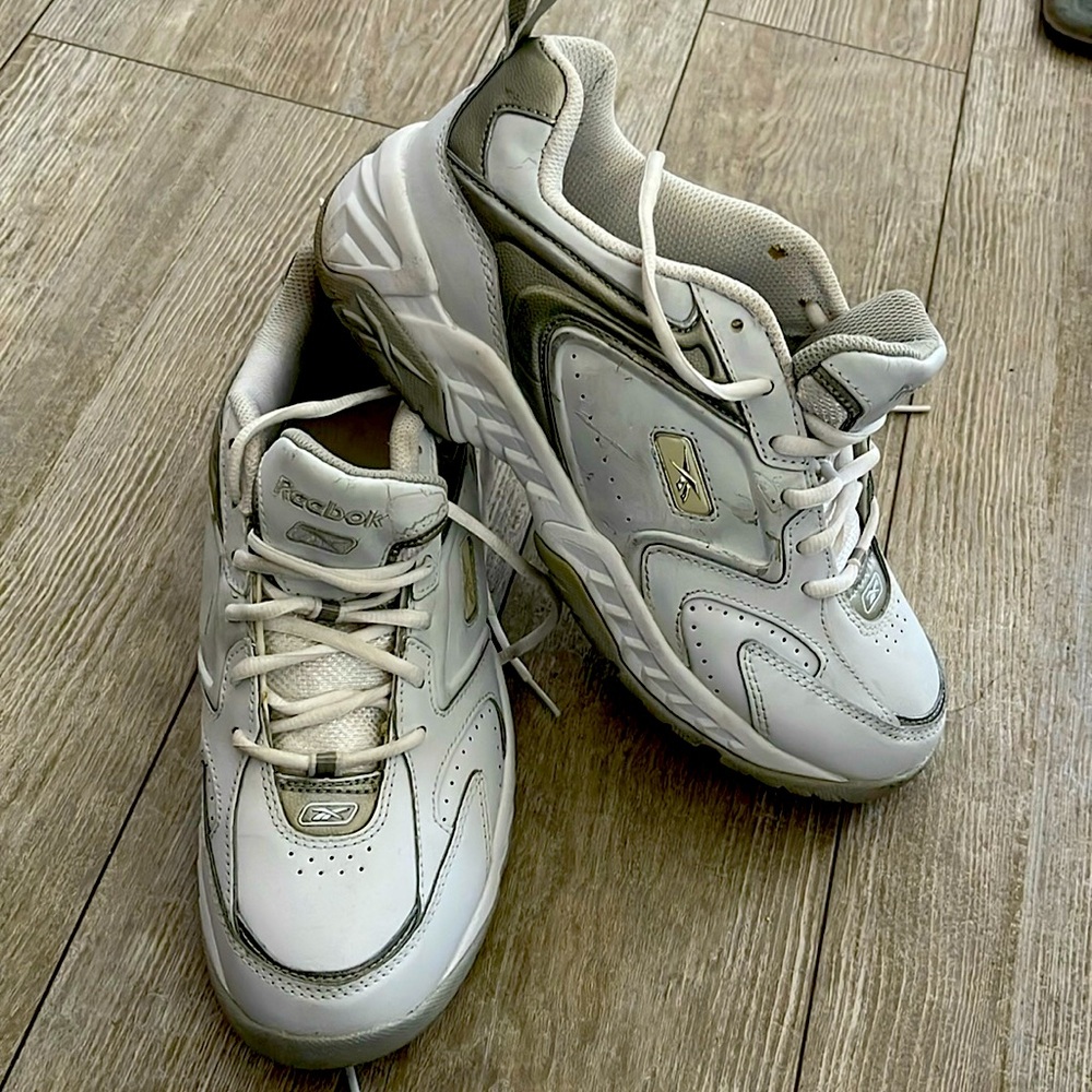Men Reebok Tennis Shoe. White size 9.5